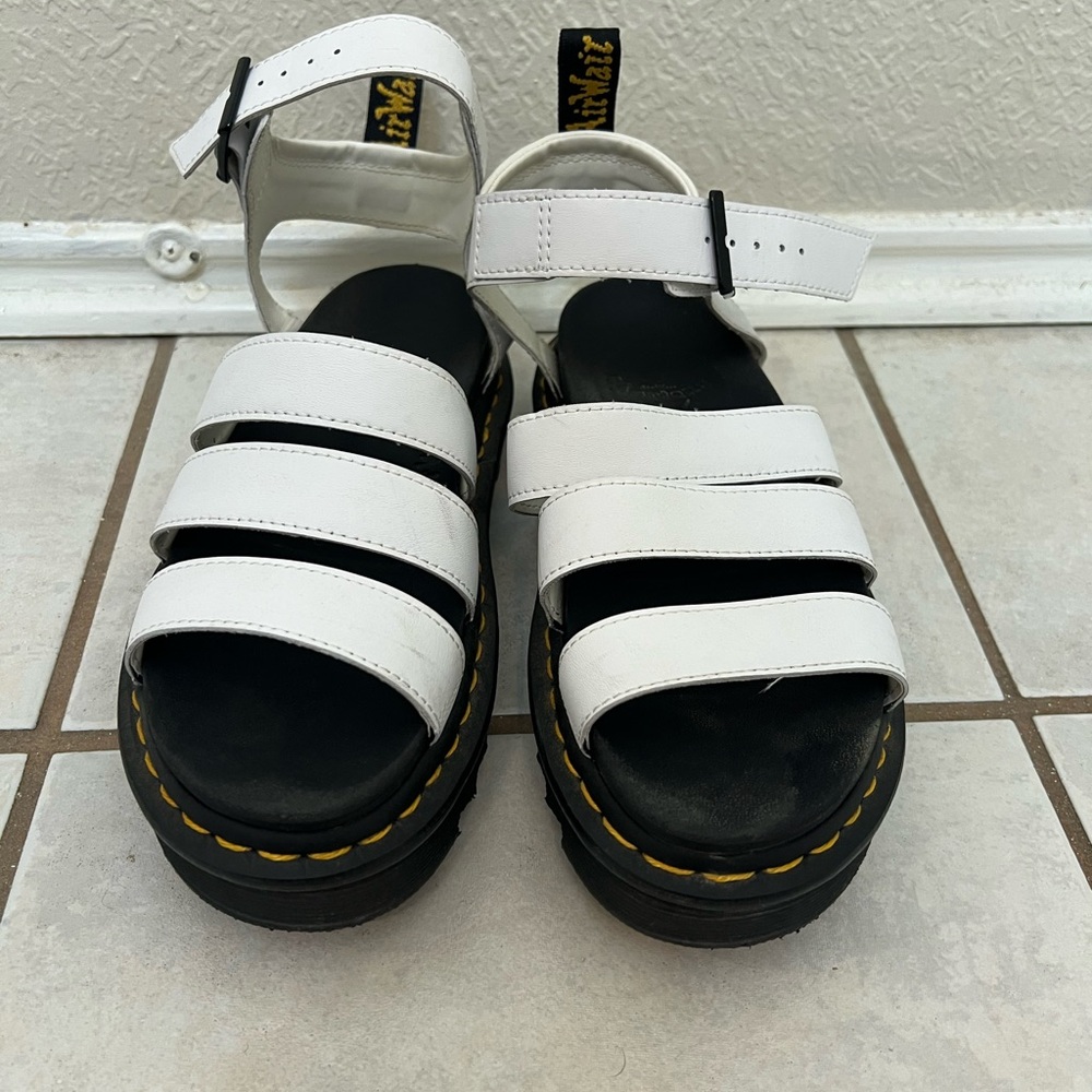 DR. MARTENS BLAIRE PLATFORM SANDALS